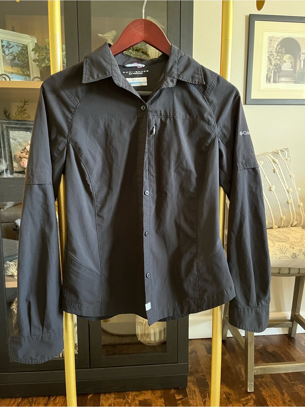 Columbia Women's Black omni shade  Button-Down Performance Shirt